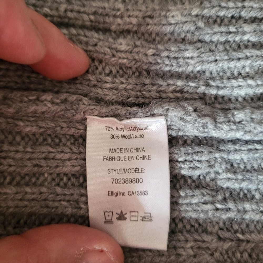 Men's Gray Sweater, Size XL - Picture 4 of 4